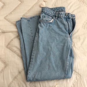 blue mom jeans